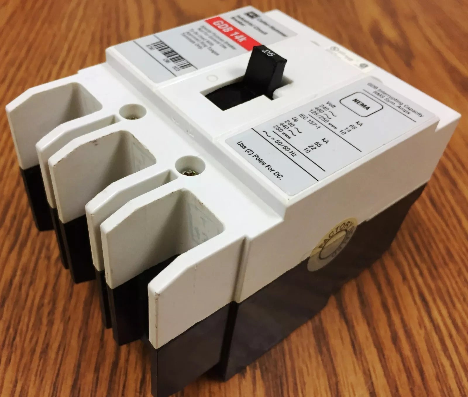 Cutler-Hammer GDB3020D Industrial Circuit Breaker 480VAC 125/250VDC 25A 3-Pol