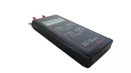 Dwyer Instruments Series 477AV-00 Digital Manometer - Reliable Pressure Measurement Tool