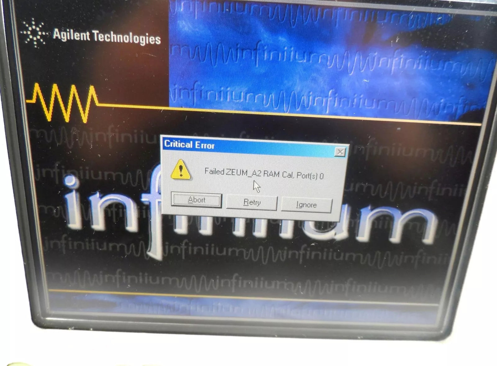 Agilent Infiniium Oscilloscope 54831M 600 MHz 4 GS/a