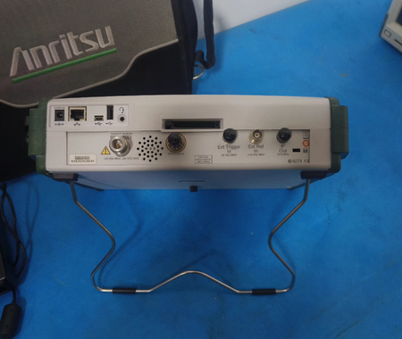 1PCS Anritsu MS2724B HandHeld Sctrum Master Analyzer 9KHz-20GHz