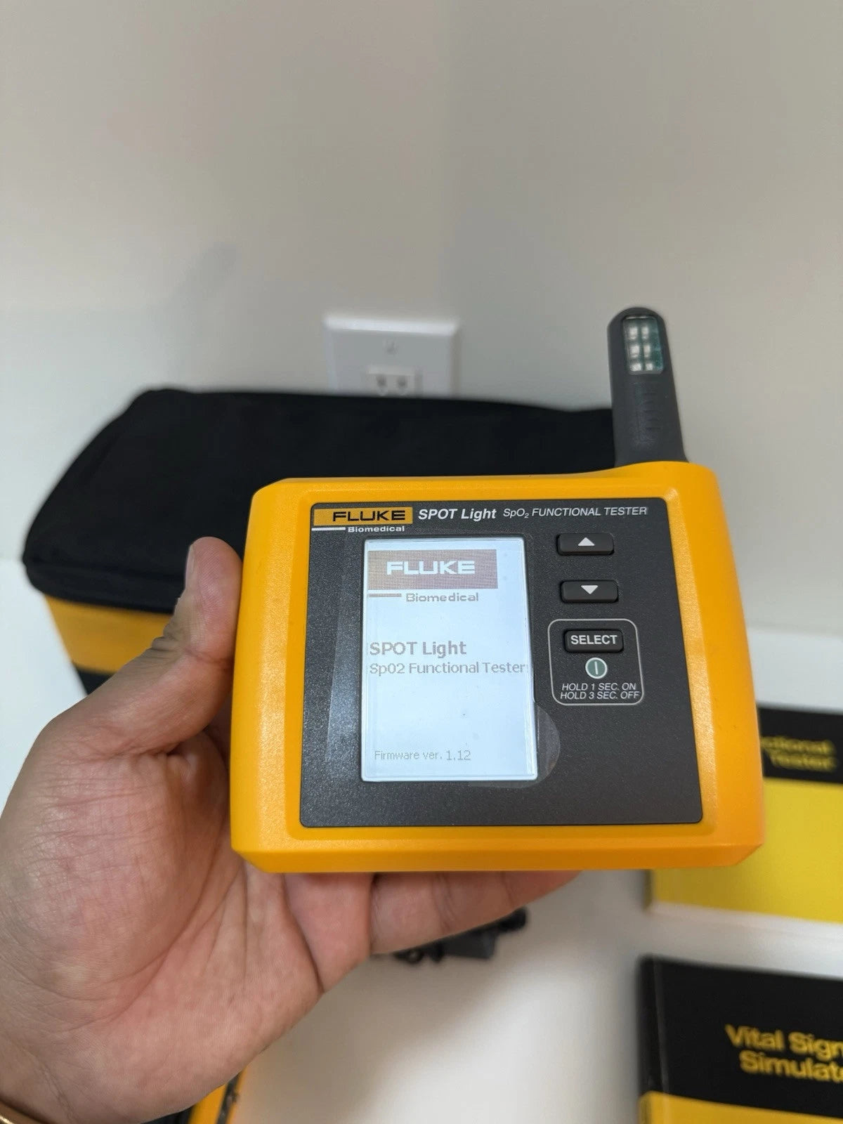 FLUKE Biomedical ProSim 4 & Spot Light Kit with Bag & Charger (Tested)