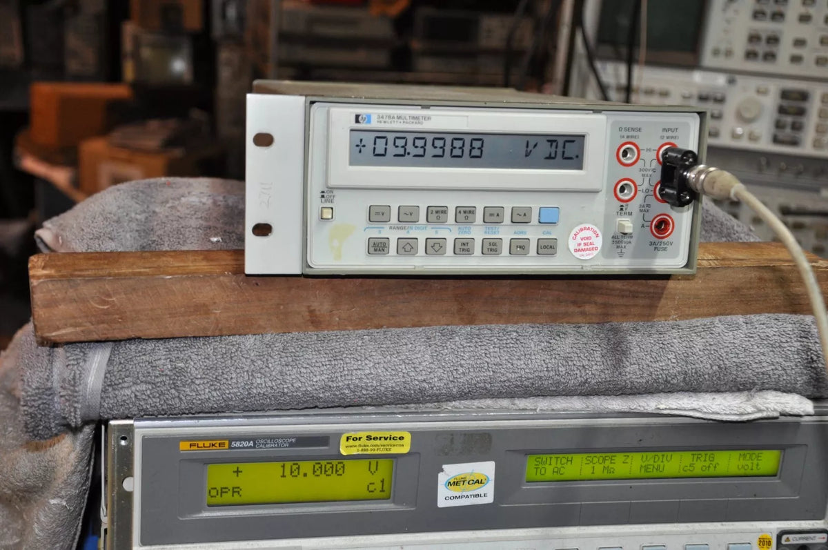 Anainstr Digital Multimeter with LCD Screen and Auto-Ranging Function