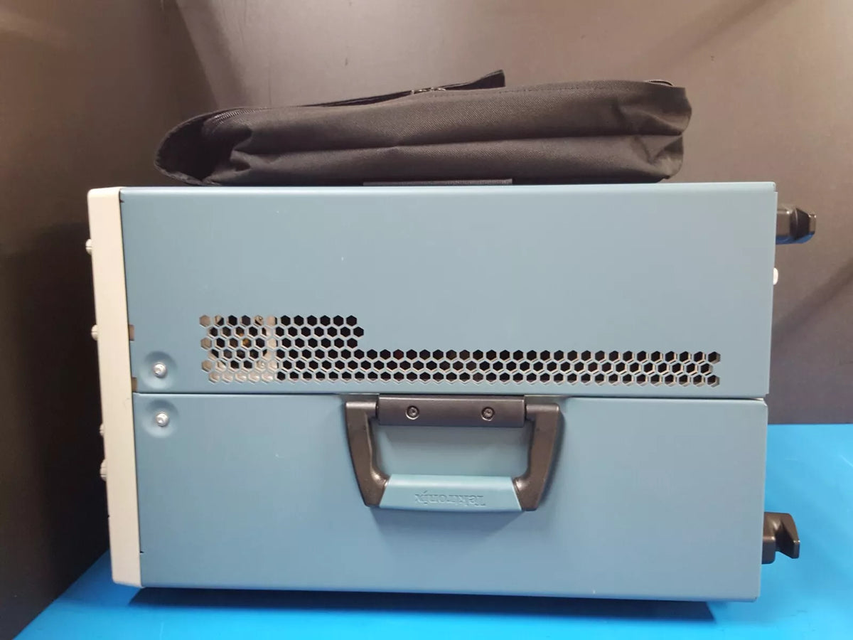Tektronix DSA70604C: Digital Serial Analyzer with 2XL MTH PTH1 ASM STU TDSPTD (0201)