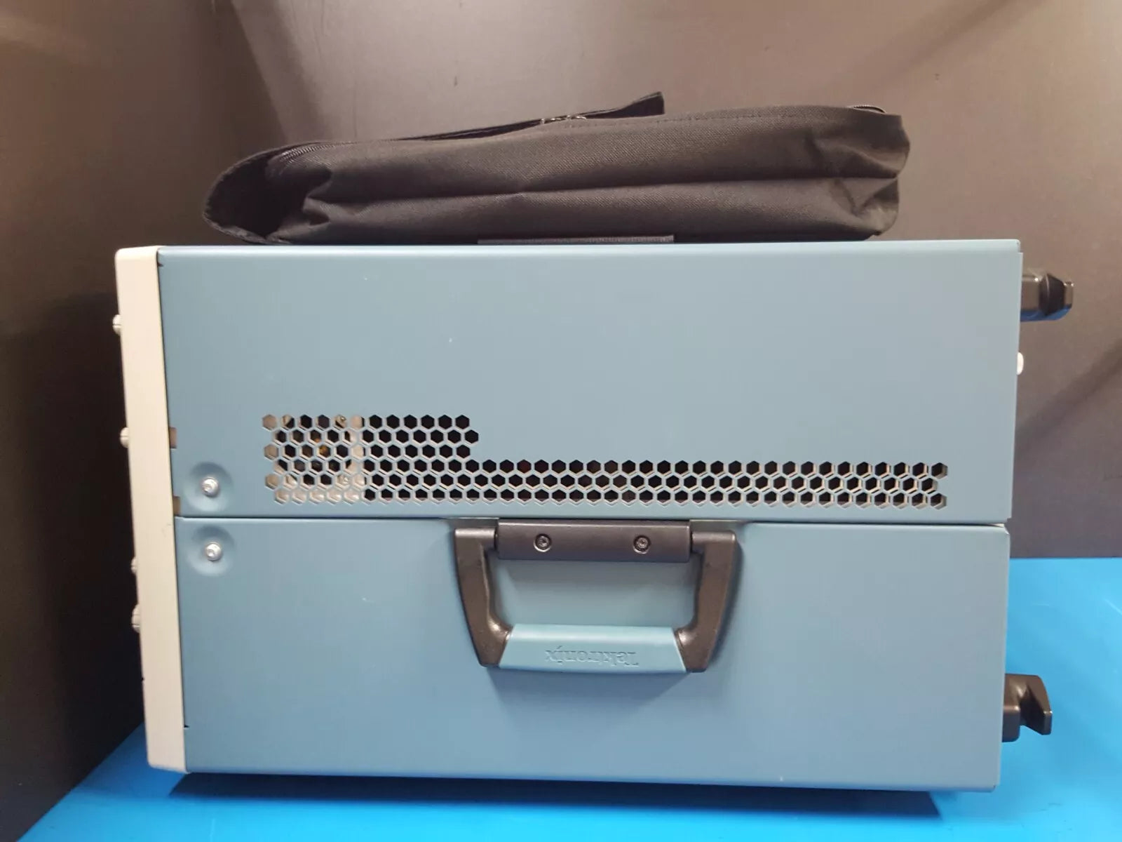 Tektronix DSA70604C: Digital Serial Analyzer with 2XL MTH PTH1 ASM STU TDSPTD (0201)