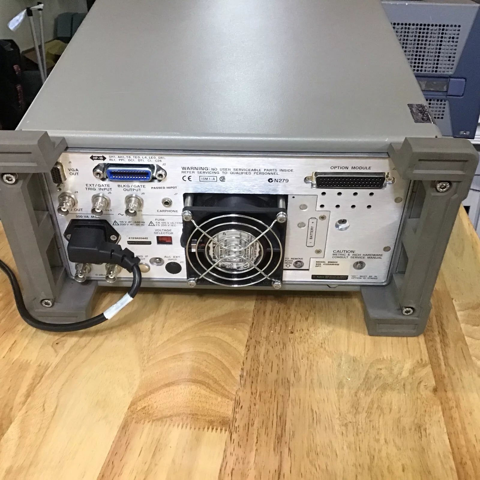 HP Agilent 8560EC Spectrum Analyzer 30Hz-2.9GHz Low Hours Opt 7