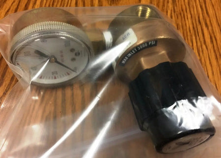 Veriflo IR4B-100 Regulator with Max Inlet of 3000 PSI and USO Gauge