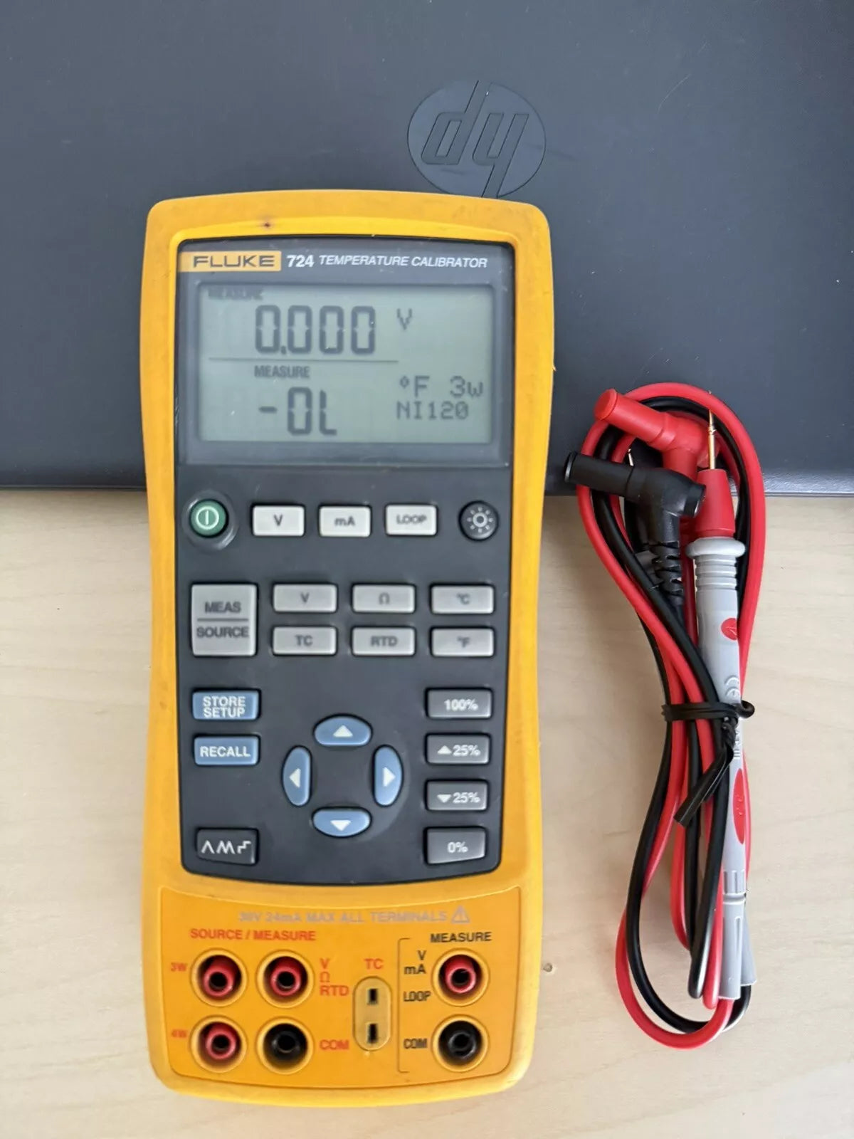 Fluke 724 Calibrator with Leads