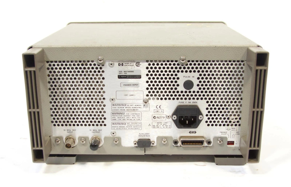 HP / Agilent 8648C Synthesized Signal Generator 9 kHz - 3200 MHz