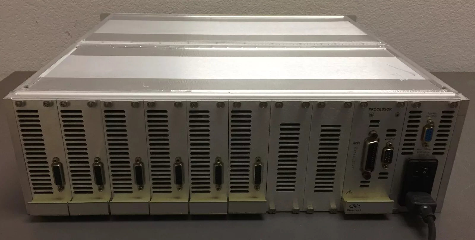 Newport 9008 Laser Diode Controller Mainframe with 6 x 8000-21 Rev C TEC Modules