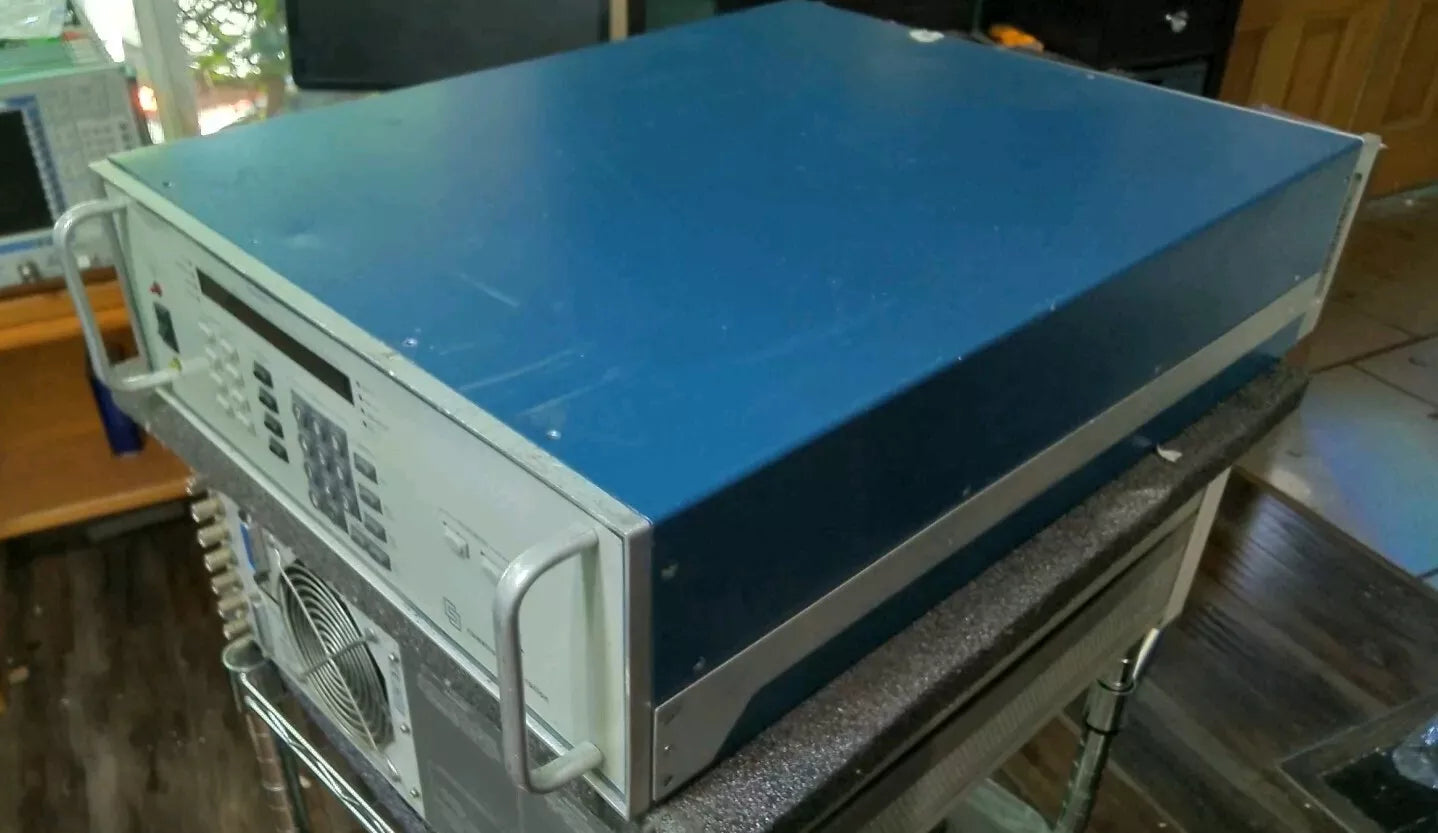 COMSTRON CORPORATION Frequency Synthesizer FS2000B