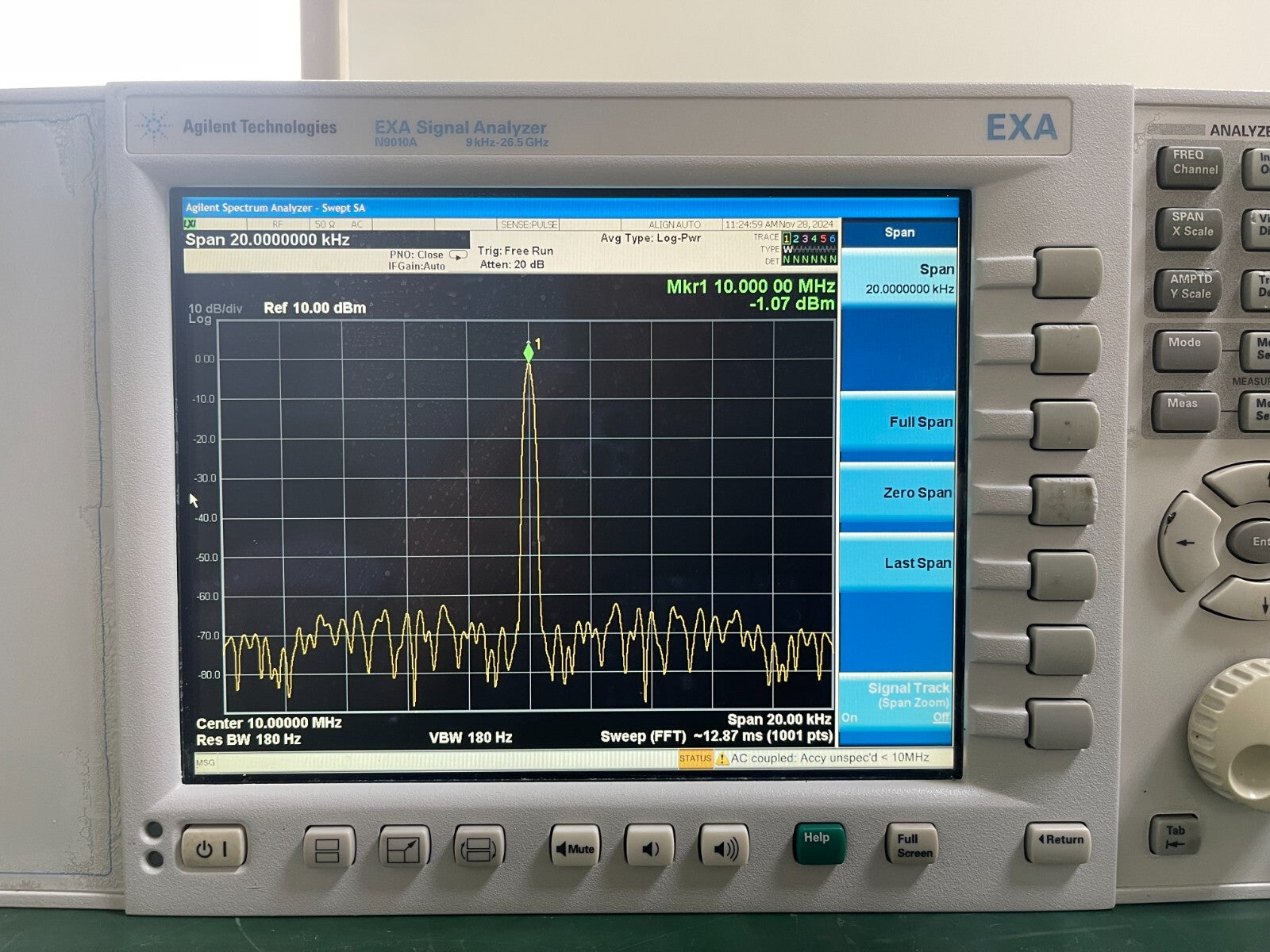 Agilent Keysight EXA N9010A 9KHz- 26.5GHz Spectrum Analyzer _0301