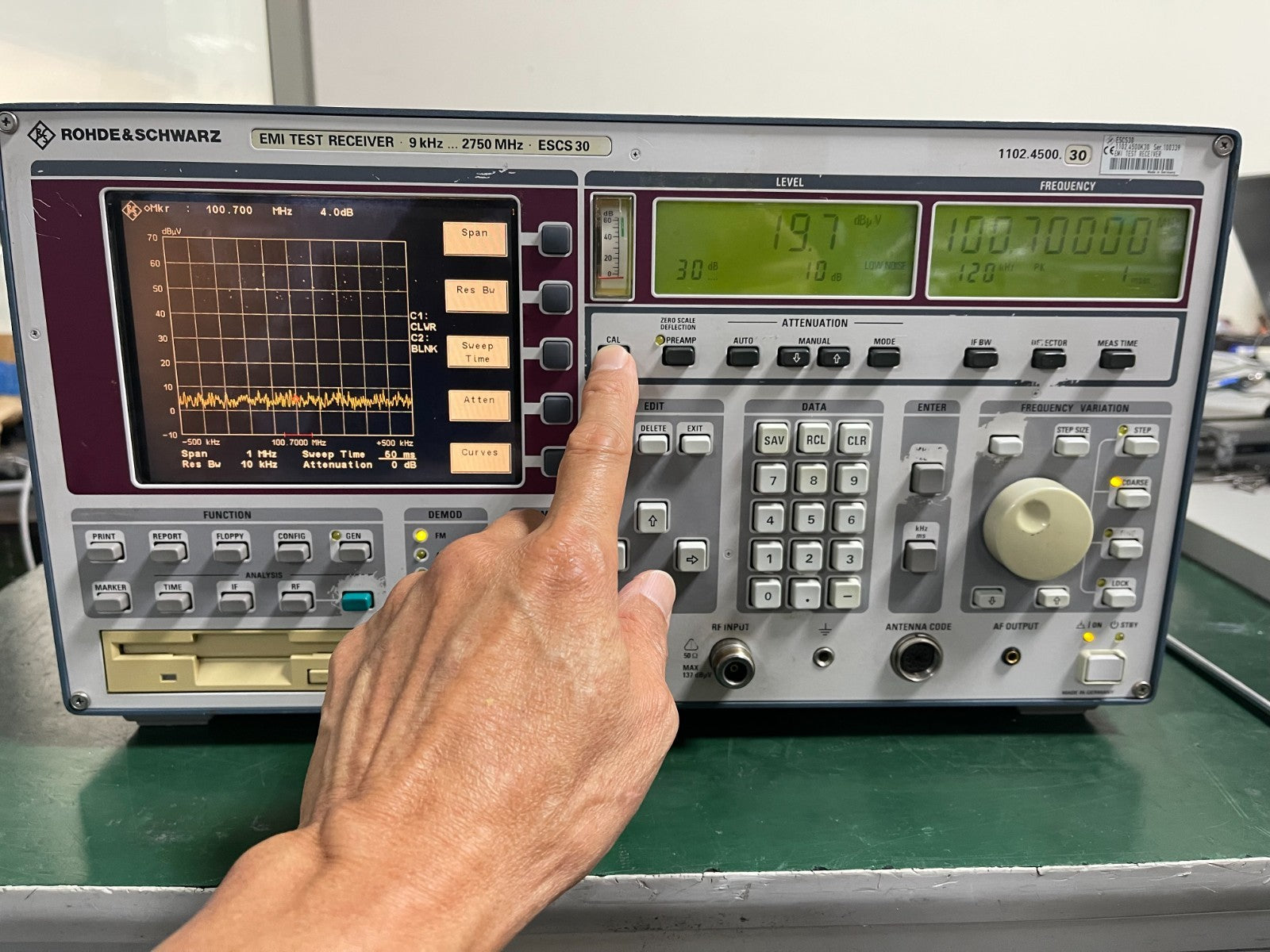 Rohde &amp; Schwarz ESCS30 EMI Test Receiver 9 kHz - 2750 MHz _0339