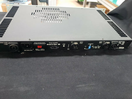 B&K Type 2716-C-001 Audio Power Amplifier