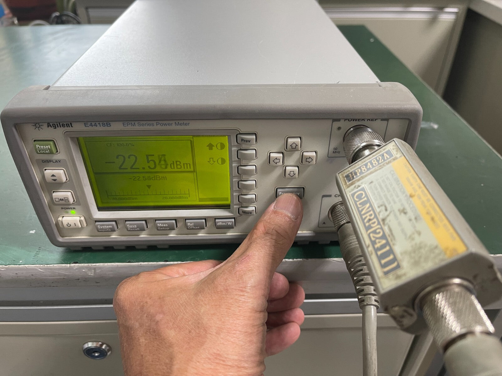 Agilent 4418B EPM Series Single-Channel Power Meter , W/ opt. 002 _ GB43317191 - XG eqpt