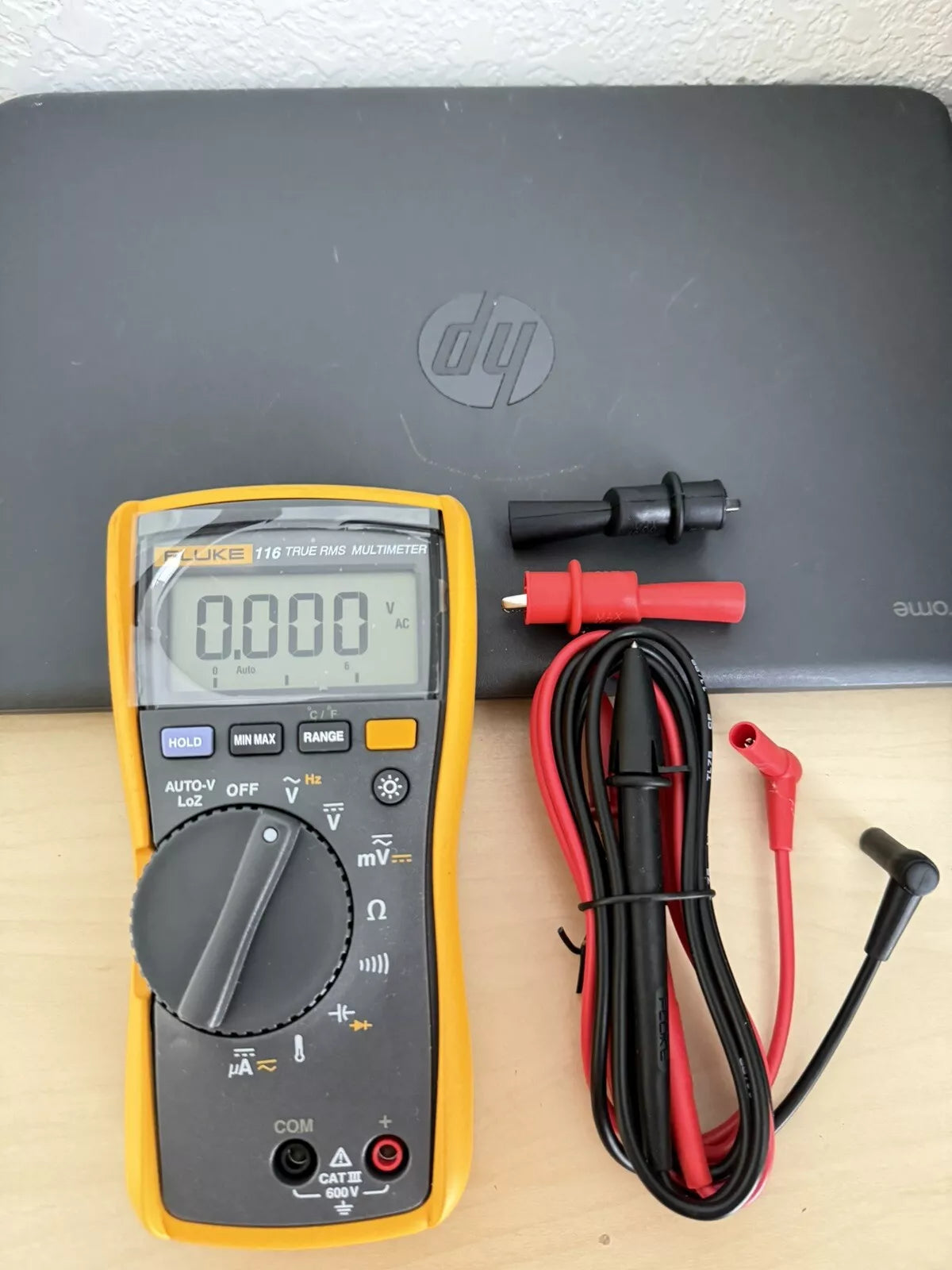 Fluke 116 True RMS Digital Multimeter with Leads - Precision Measurement Tool