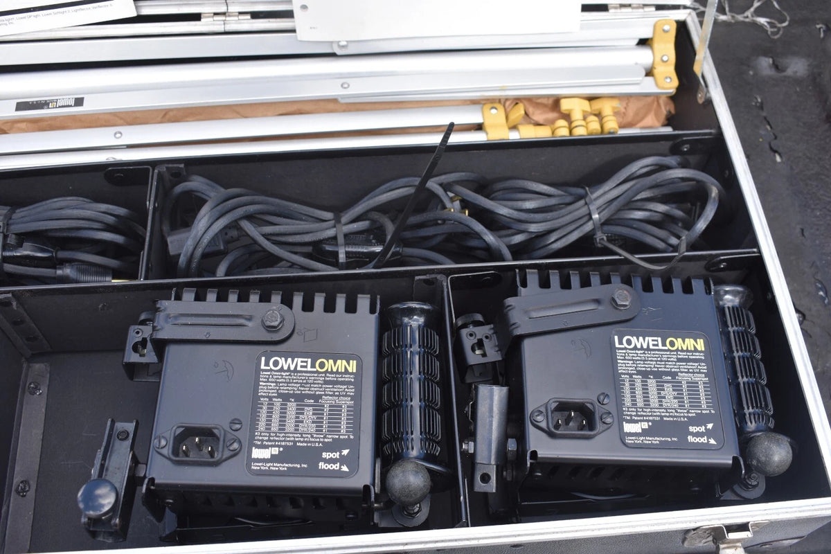 Compact Anainstr Digital Multimeter - Voltage, Current, Resistance Measurement