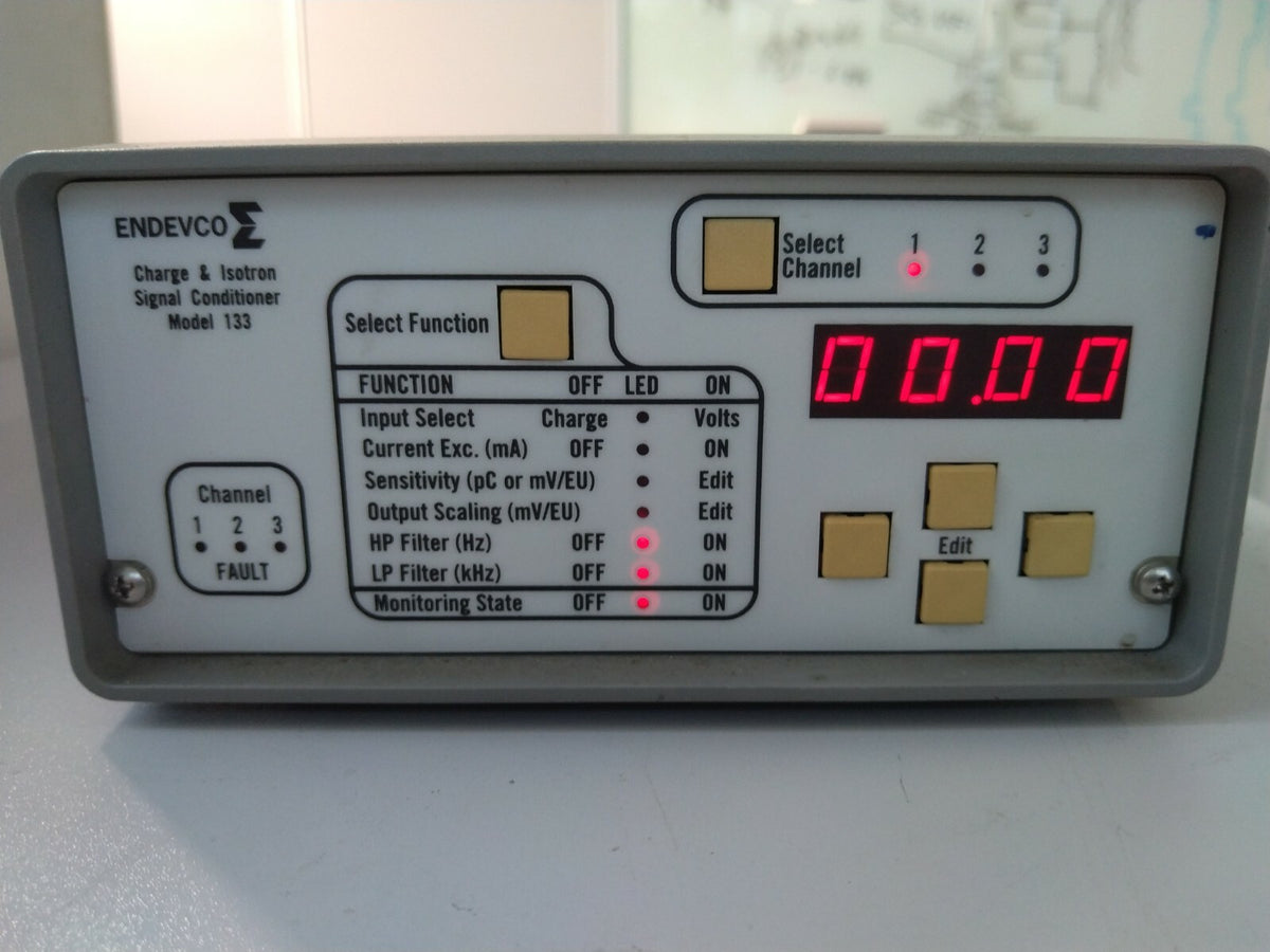 Endevco Charge &amp; Isotron Signal Conditioner model 133