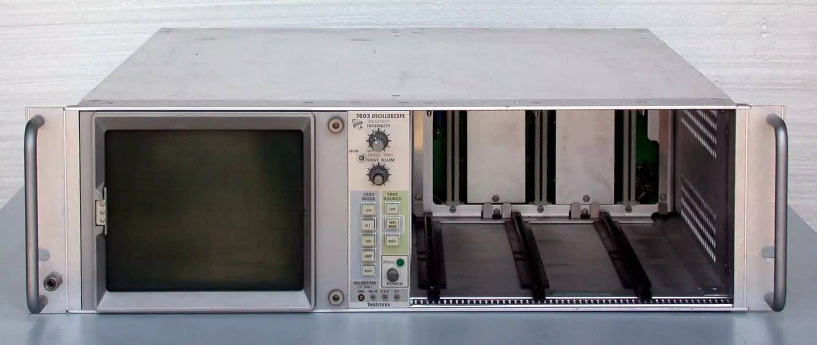 Tektronix 7603 Oscilloscope Mainframe DC to 100MHz