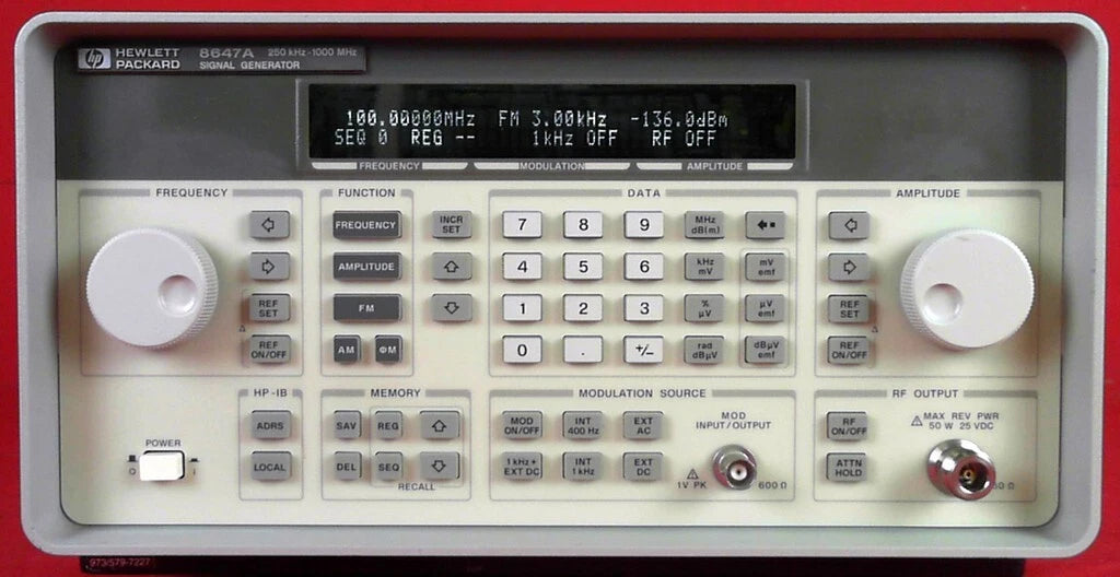 HP Agilent Keysight 8647A Synthesized Signal Generator 250kHz to 1GHz