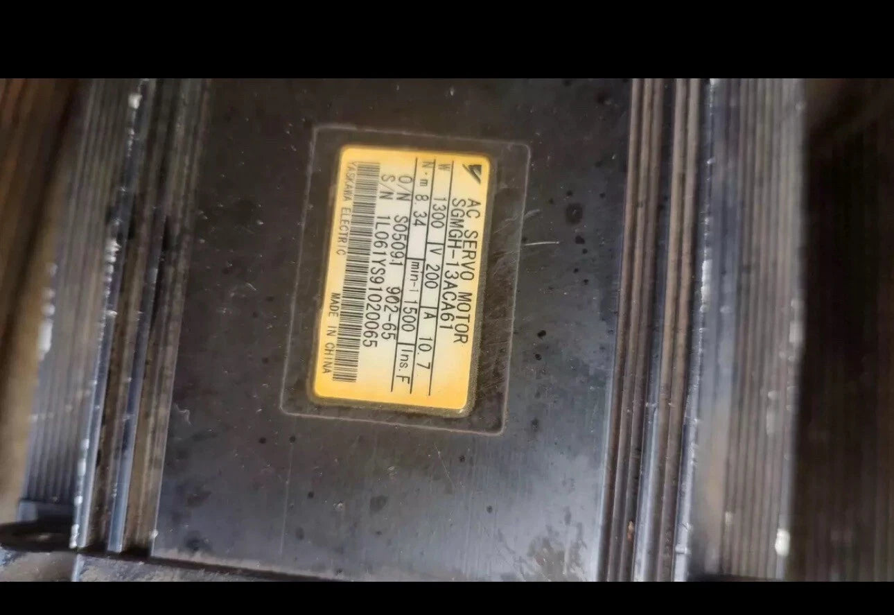 SGMGH-13ACA61 Servo Motor: Industrial Grade, 1.3 kW Power Output
