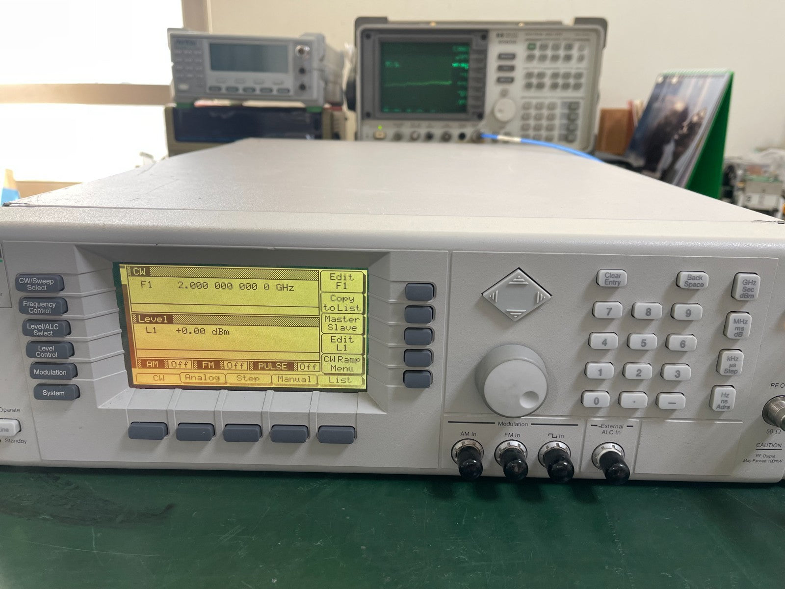 Anritsu 69347B Synthesized Signal Generator 10MHz - 20GHz , w/8 , 11 , 14 - XG eqpt