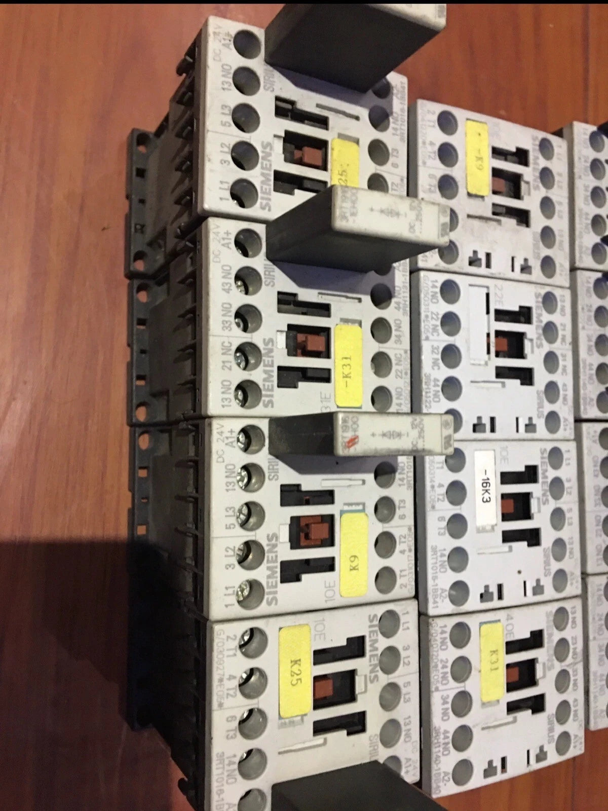 Siemens 3RH1122-1BB40 Contactor Relay - 3NO/2NC Contacts