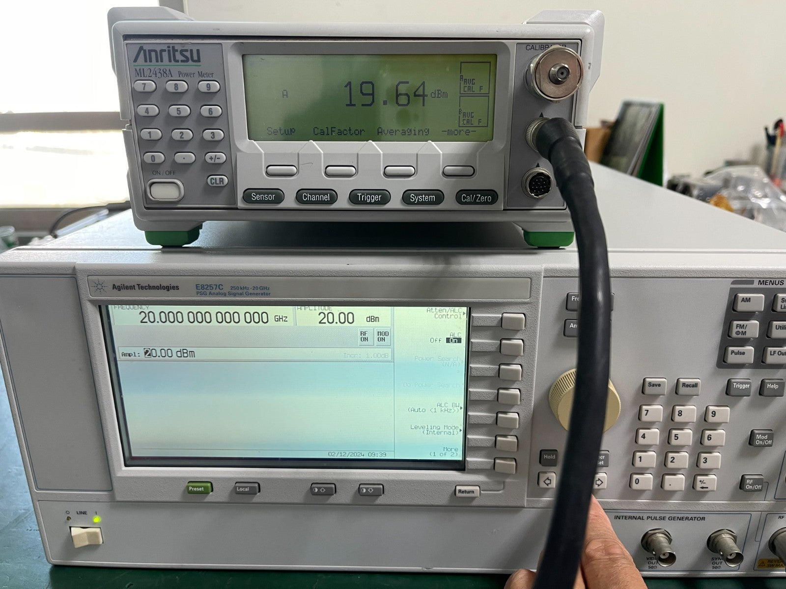 Agilent E8257C PSG Analog Signal Generator,007, 1E1, 1E6, 1EA, 1ED, 520,UNR_0468