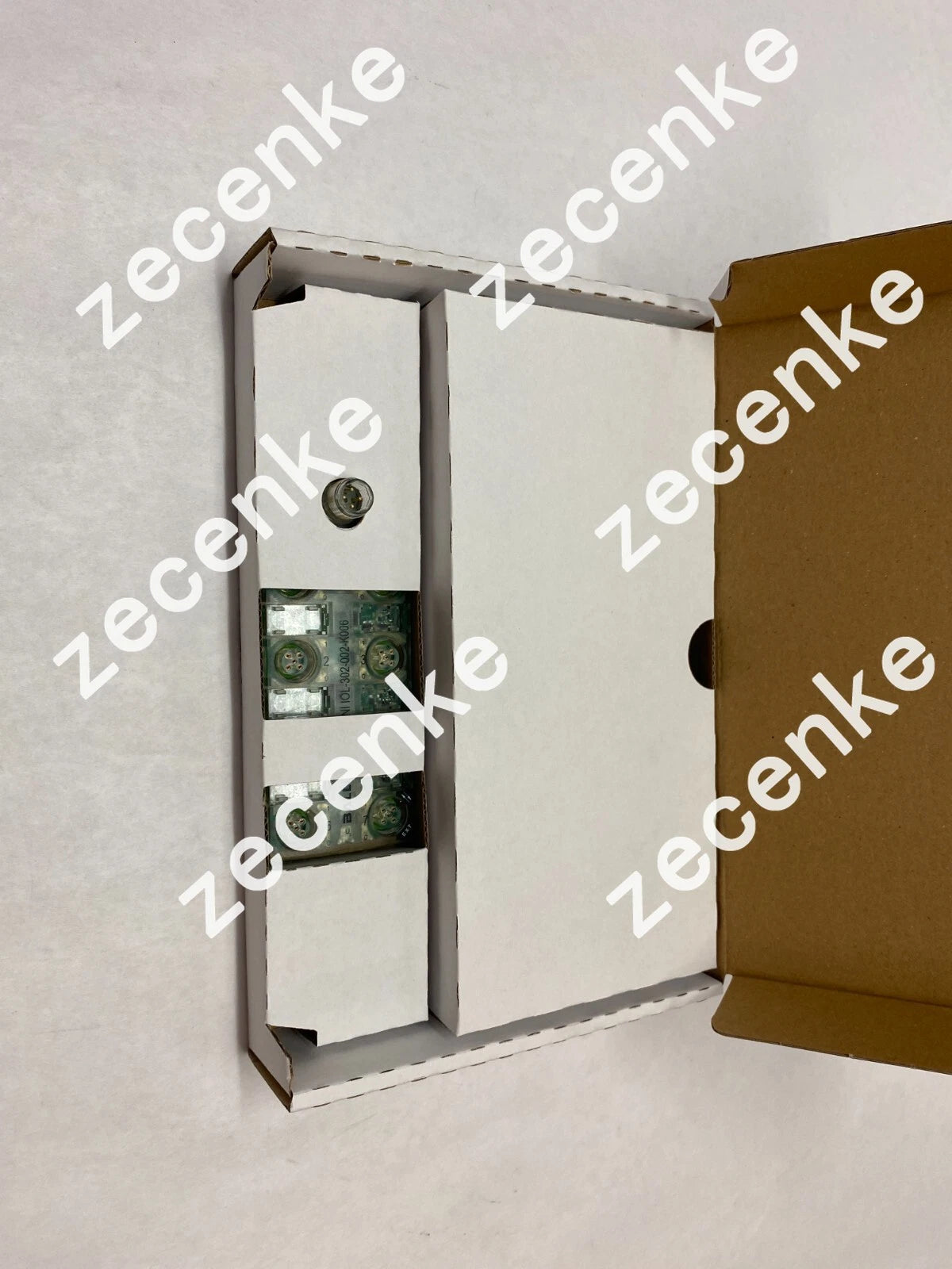 Balluff BNI007Z IO-Link Sensor/Actuator Hub 8-Port