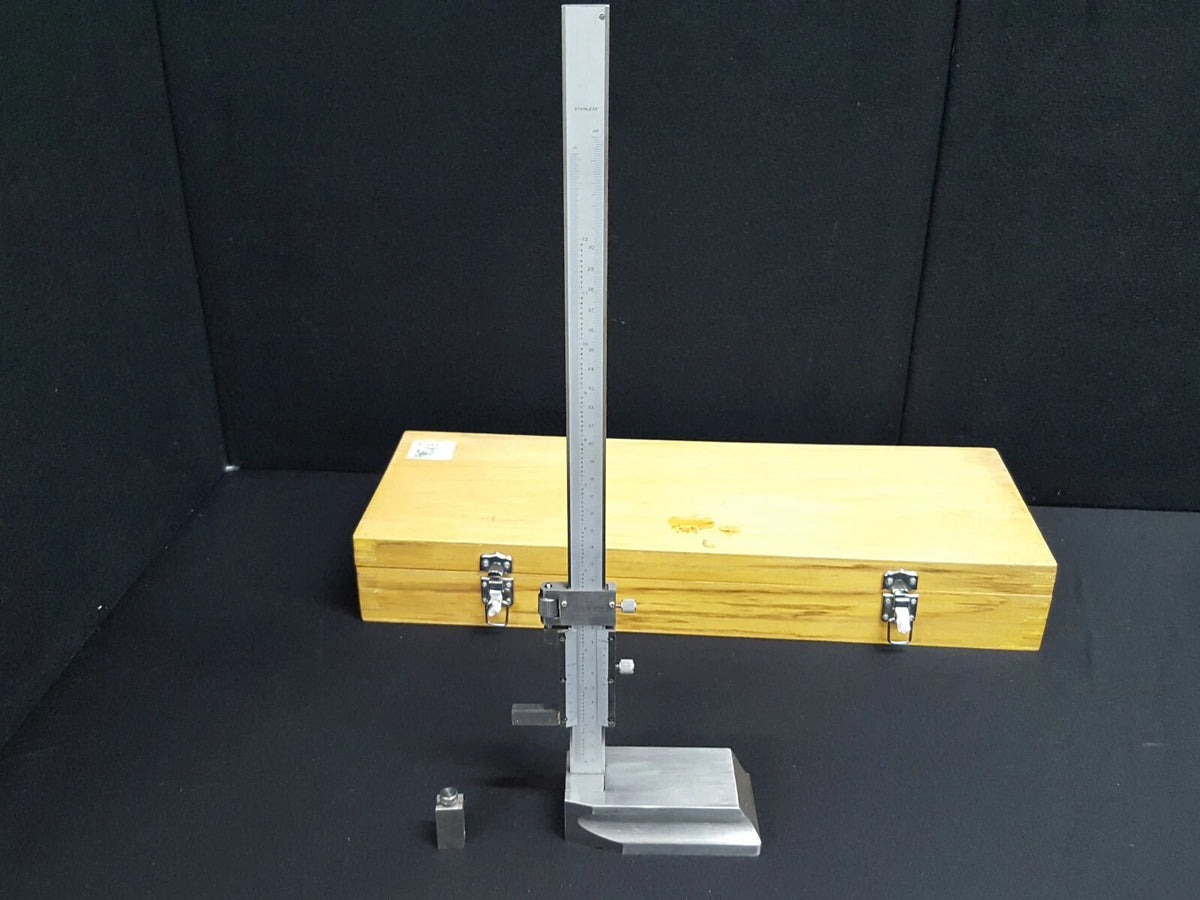 Unbranded Height Gauge: Q - Precise Measurement Tool for Industrial Use