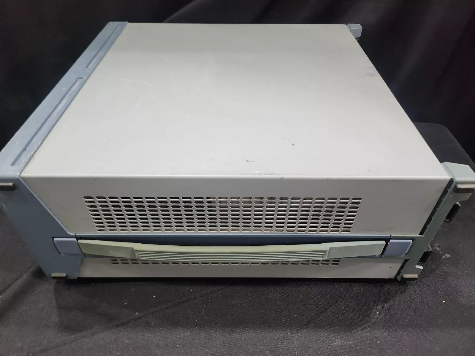 R&S SMIQ06B Vector Signal Generator 300KHz to 3.3GHz AS-IS (2262)