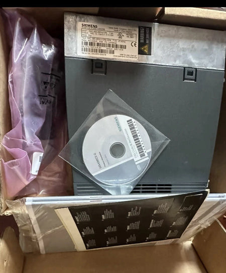 Siemens 6SL3210-1KE15-8UB1 Variable Frequency Drive