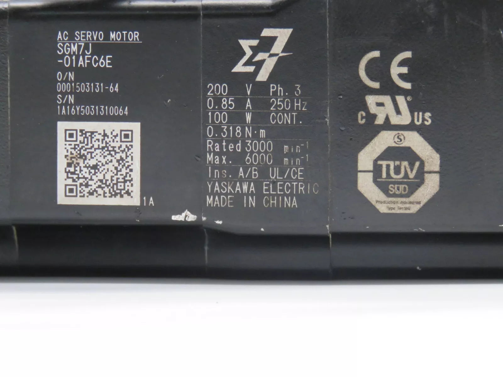 Yaskawa SGM7J-01AFC6E AC Servo Motor 100W