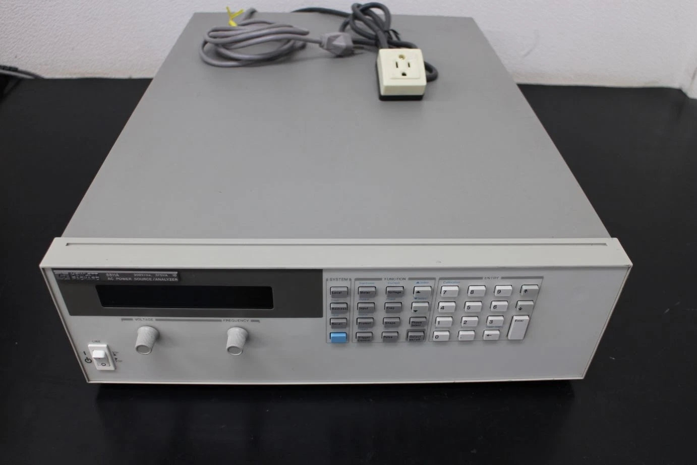 HP 6811A 375VA 300V AC power source