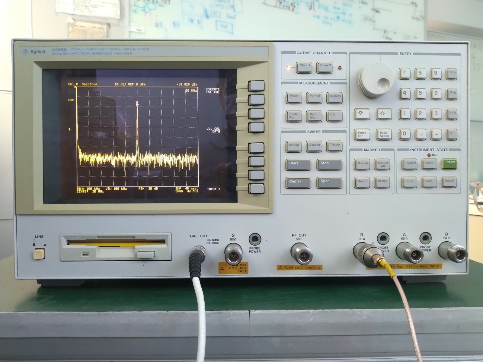 Agilent 4396B RF Network Spectrum Impedance Analyzer , option 010 , 706, 800 - XG eqpt