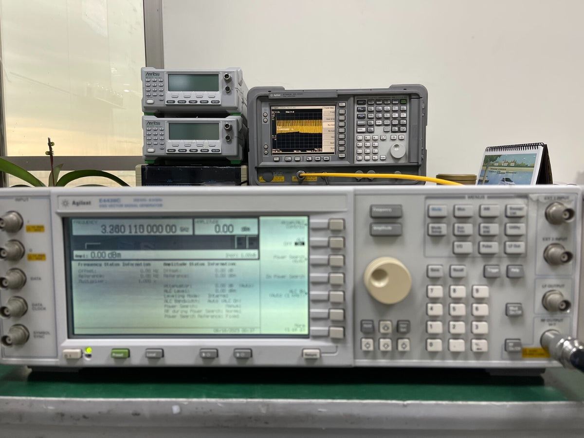 Agilent E4438C ESG Vector Signal Generator 250kHz-6GHz _0690