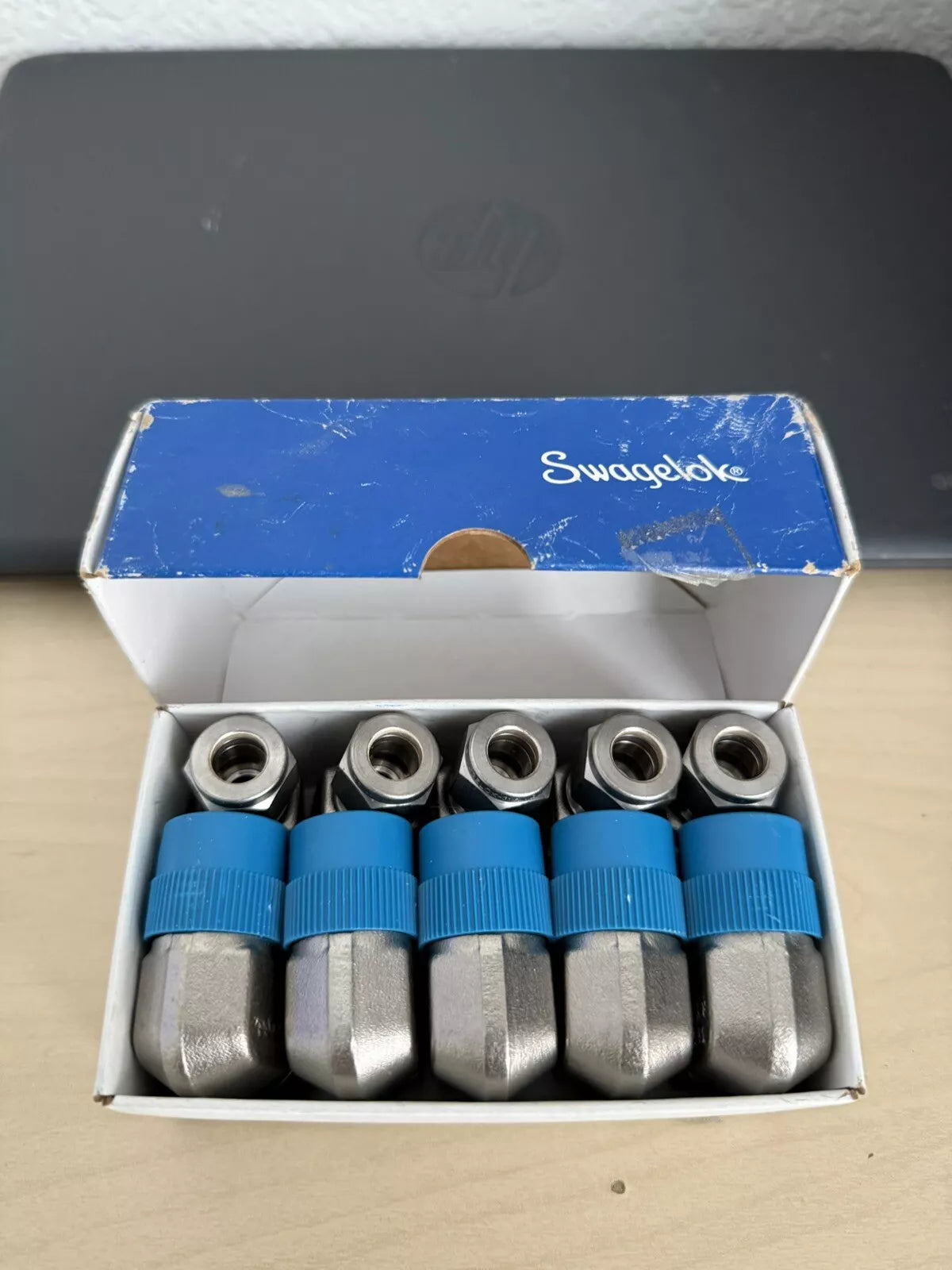 Swagelok Stainless Steel Elbow Fitting, 3/8 Tube x 1/2 Male NPT, SS-600-2-8