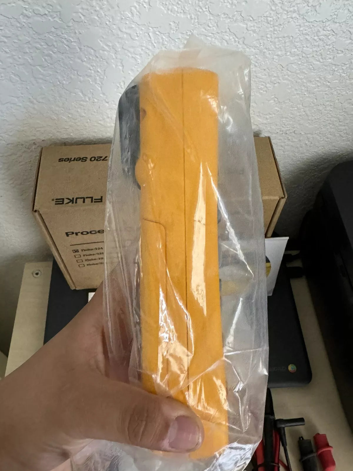FLUKE 724 Temperature Calibrator Meter - New Sealed