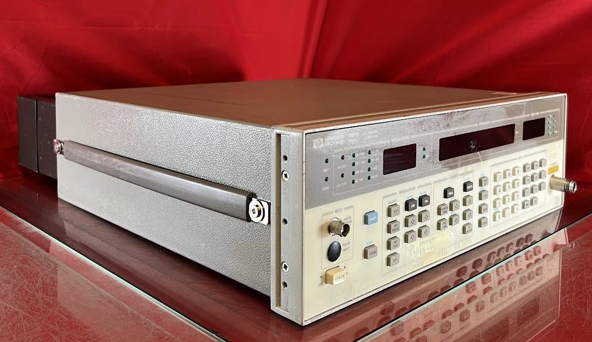Agilent/Keysight 8657B 001 Synthesized Signal Generator 100 kHz to 2060 MHz