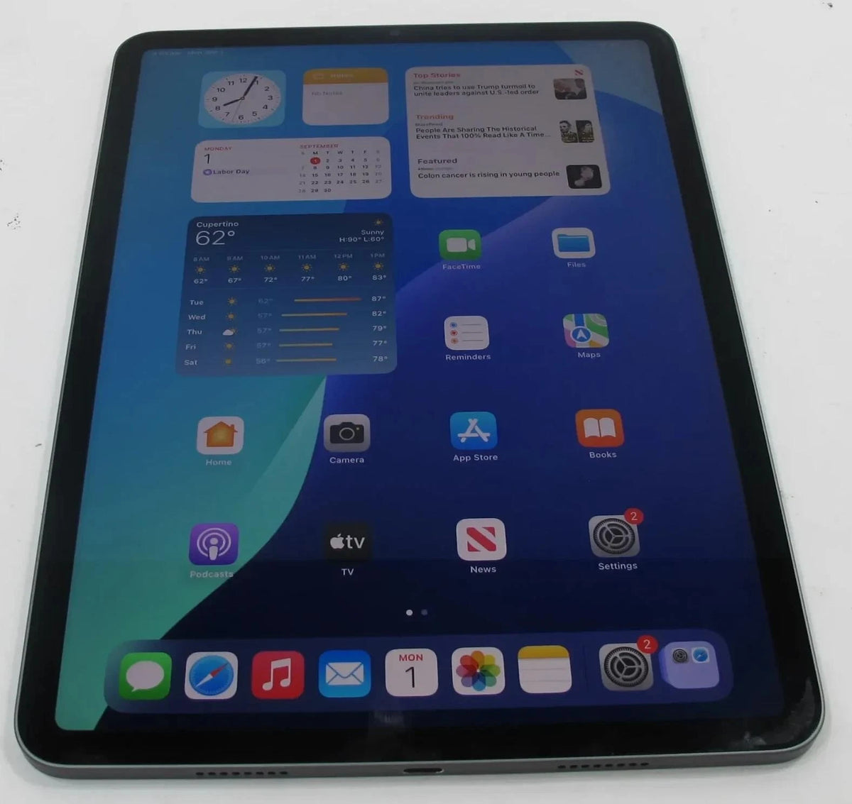 Apple iPad Pro 3rd Gen A2014 Wi-Fi 12.9-inch 256GB MTHX2LL/A - Good working