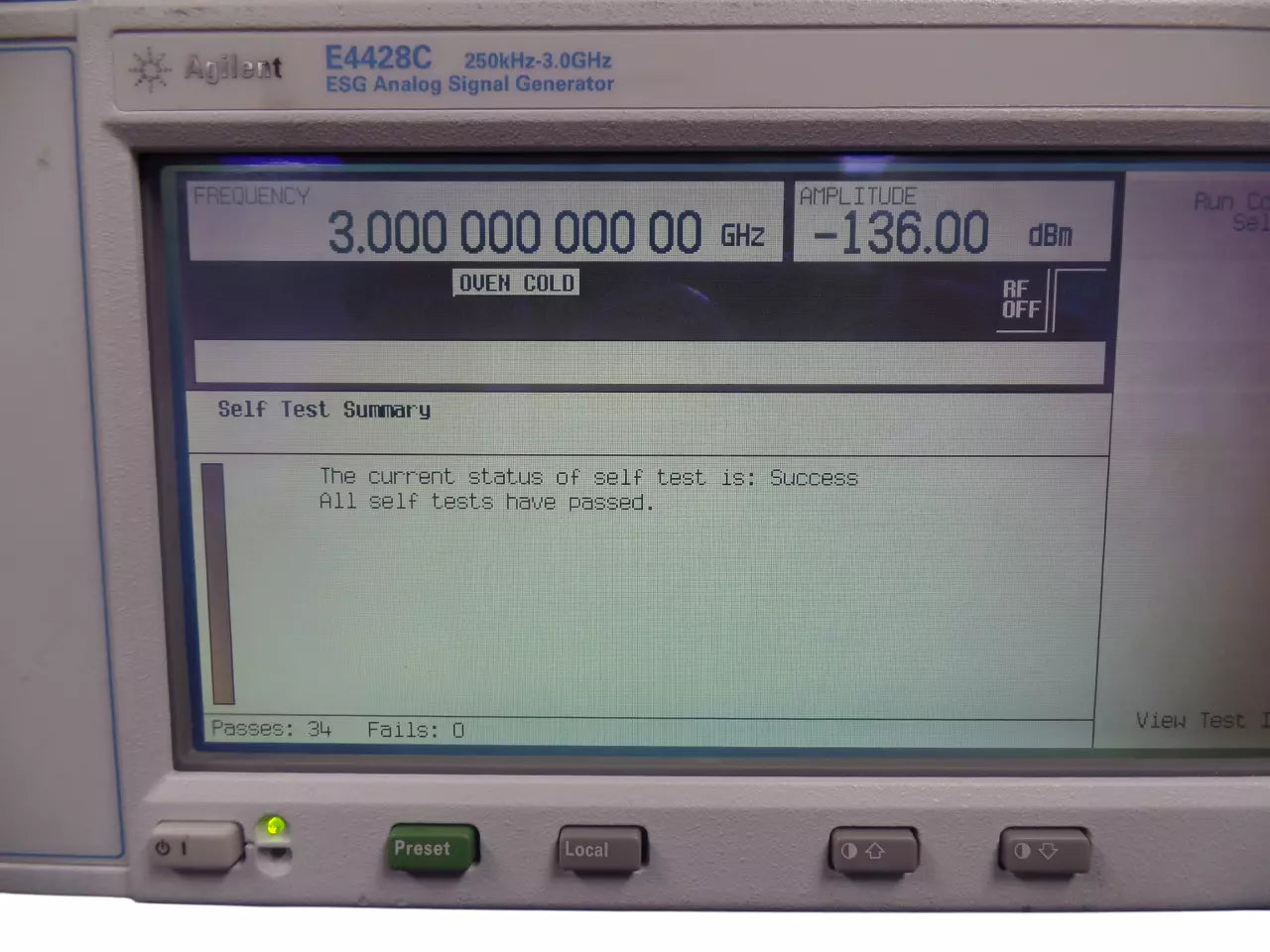 Agilent E4428C ESG Analog Signal Generator, 250kHz - 3GHz