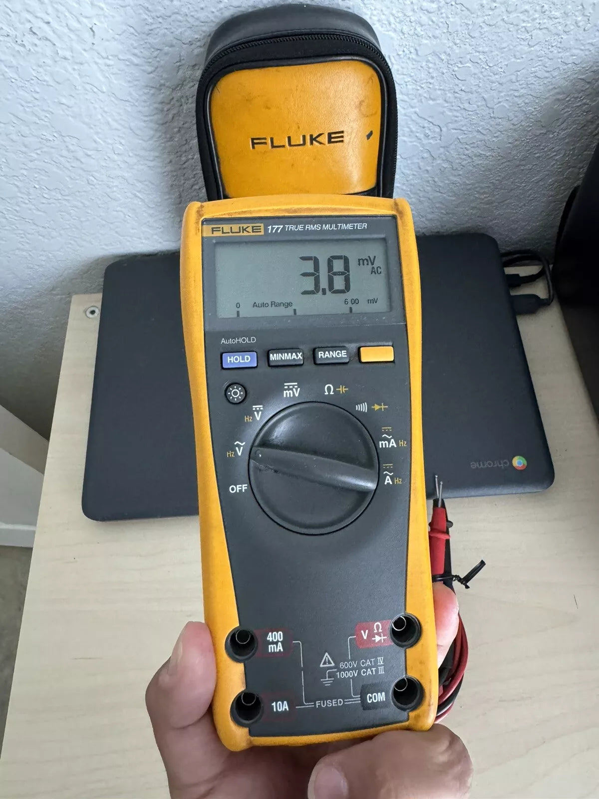 FLUKE 177 True RMS Handheld Digital Multimeter with Leads & Bag
