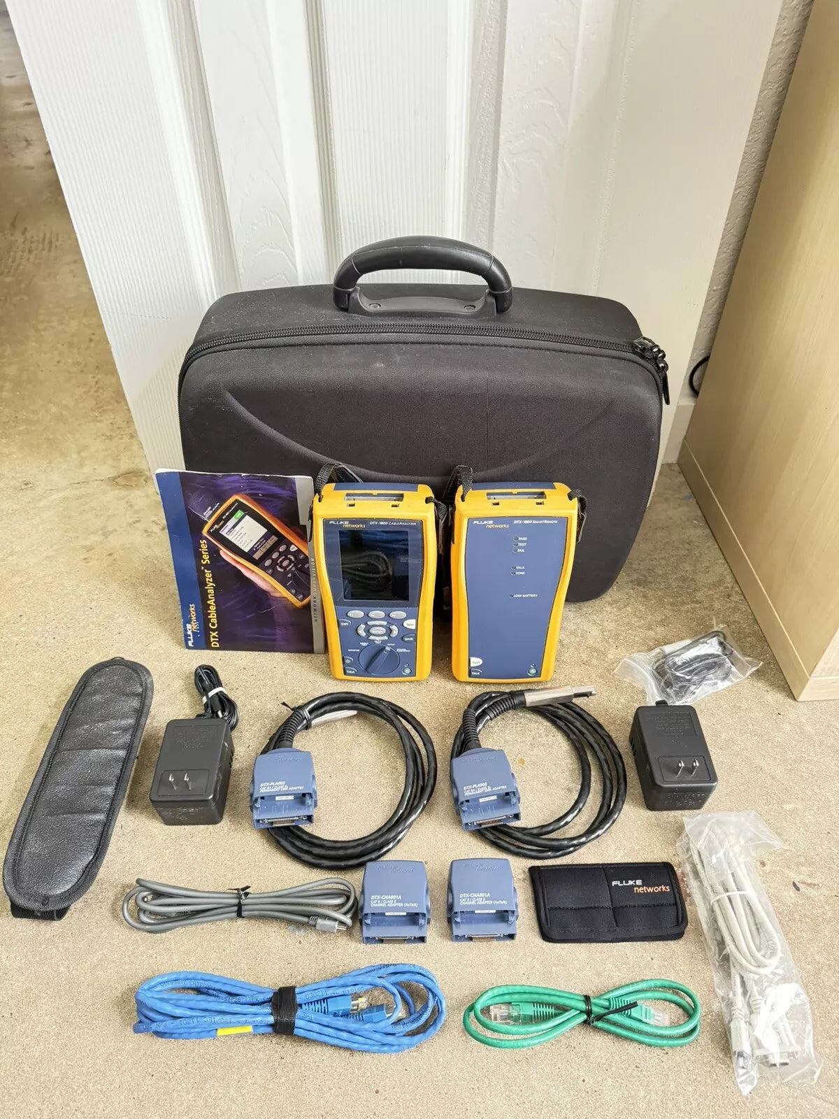 Fluke Networks DTX-1800 Cable Analyzer Kit with DTX-CHA001A CAT6 Channel Adapters