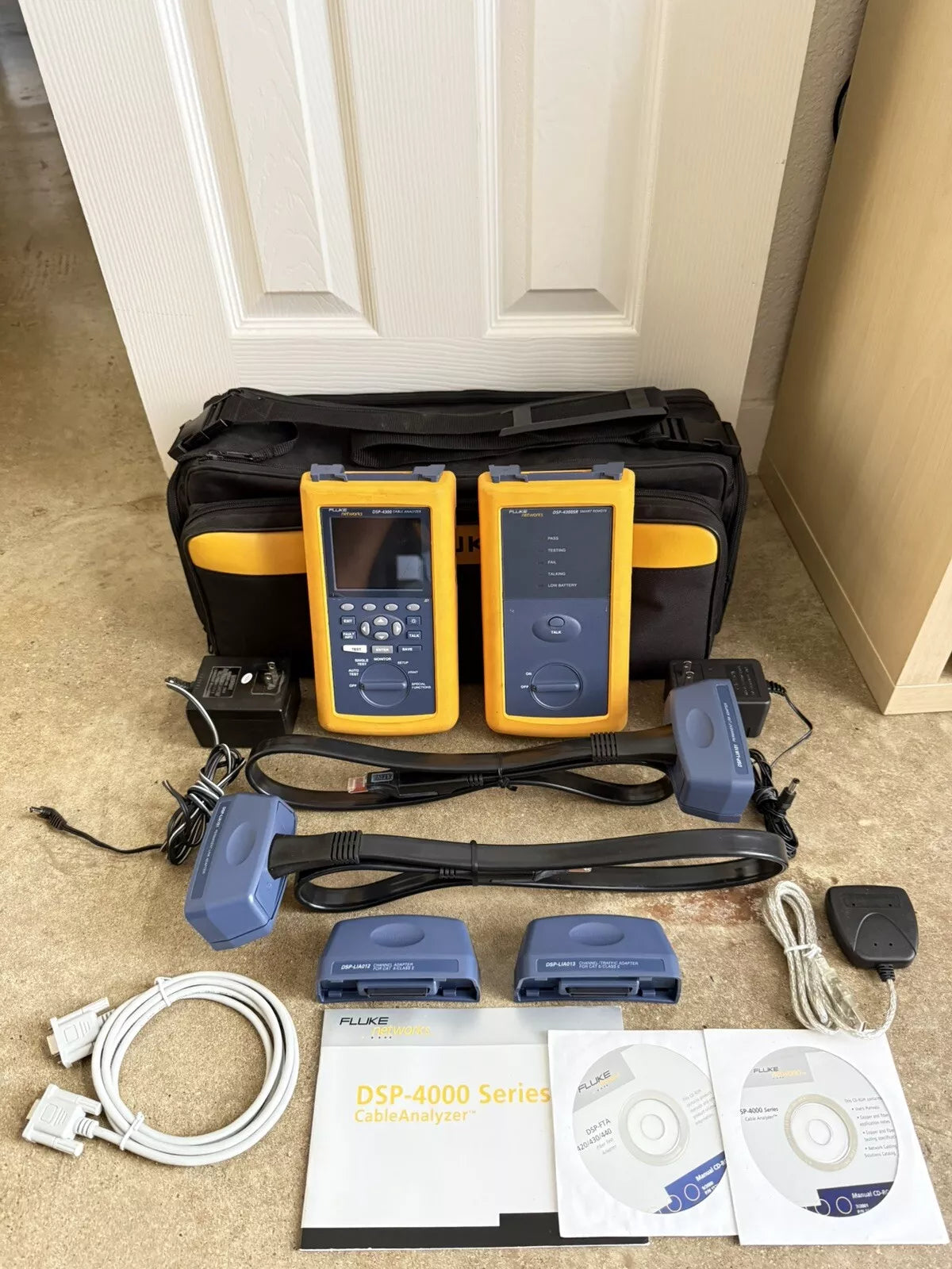 Fluke Networks DSP4300 Cable Analyzer Kit with Accessories (Tested)