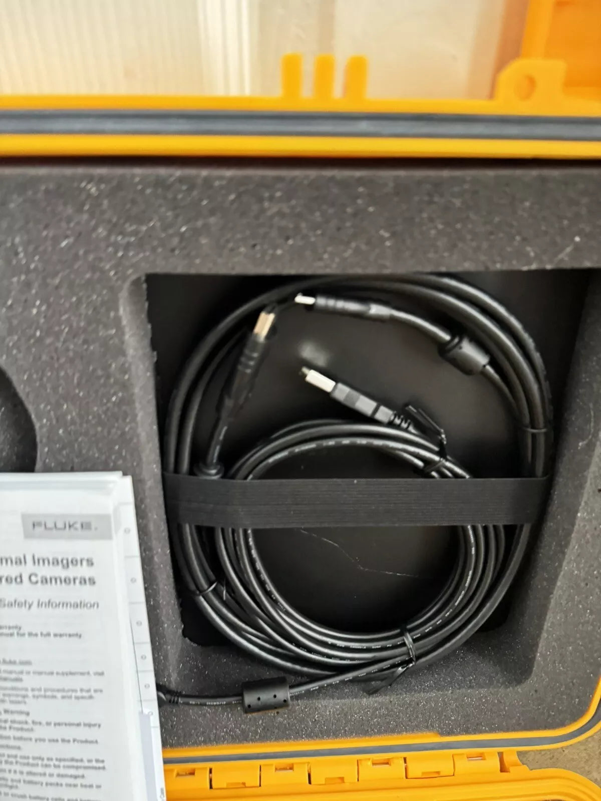 FLUKE TI480PRO IR Camera 60Hz, 640 x 480 Resolution, 2 Batteries with Charger & Case
