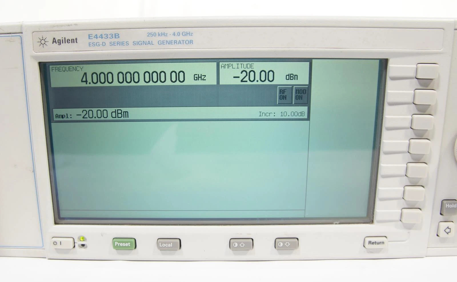 Agilent E4433B 4GHz ESG-D Series Signal Generator Options 1EM UN8 UN9 UND