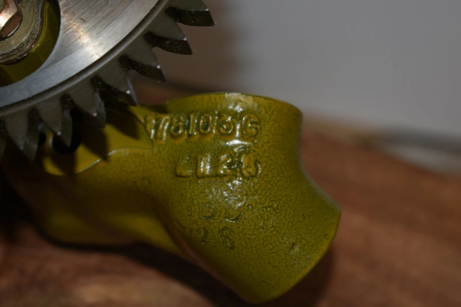 Compact Digital Multimeter with Non-Contact Voltage Detection