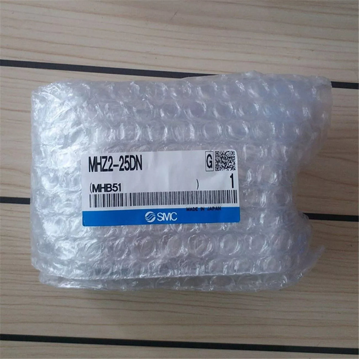 One New SMC MHZ2-25DN MHZ225DN Cylinder Expedited Shipping