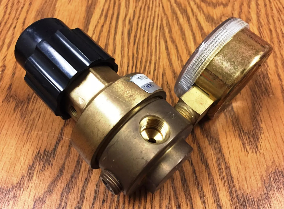 Veriflo IR4B-100 Regulator with Max Inlet of 3000 PSI and USO Gauge