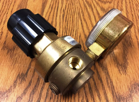 Veriflo IR4B-100 Regulator with Max Inlet of 3000 PSI and USO Gauge
