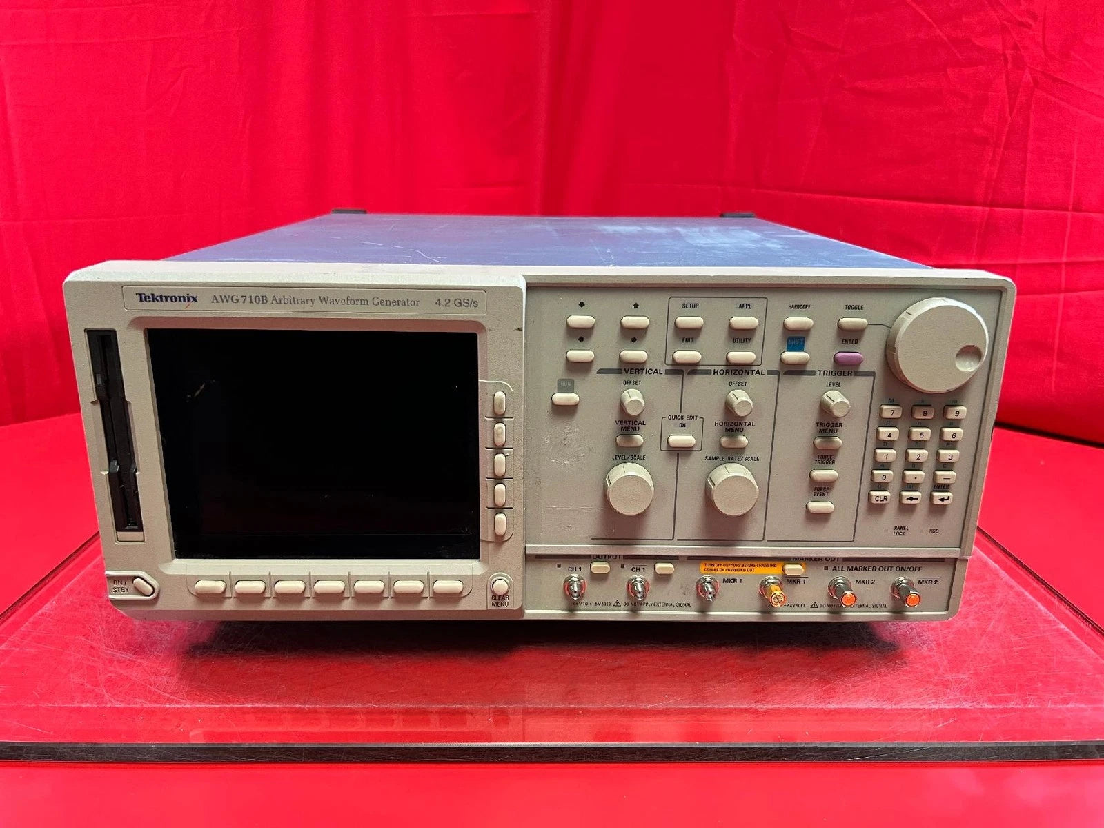 Tektronix AWG710B Opt. 01, 02 Arbitrary Waveform Generator J30455